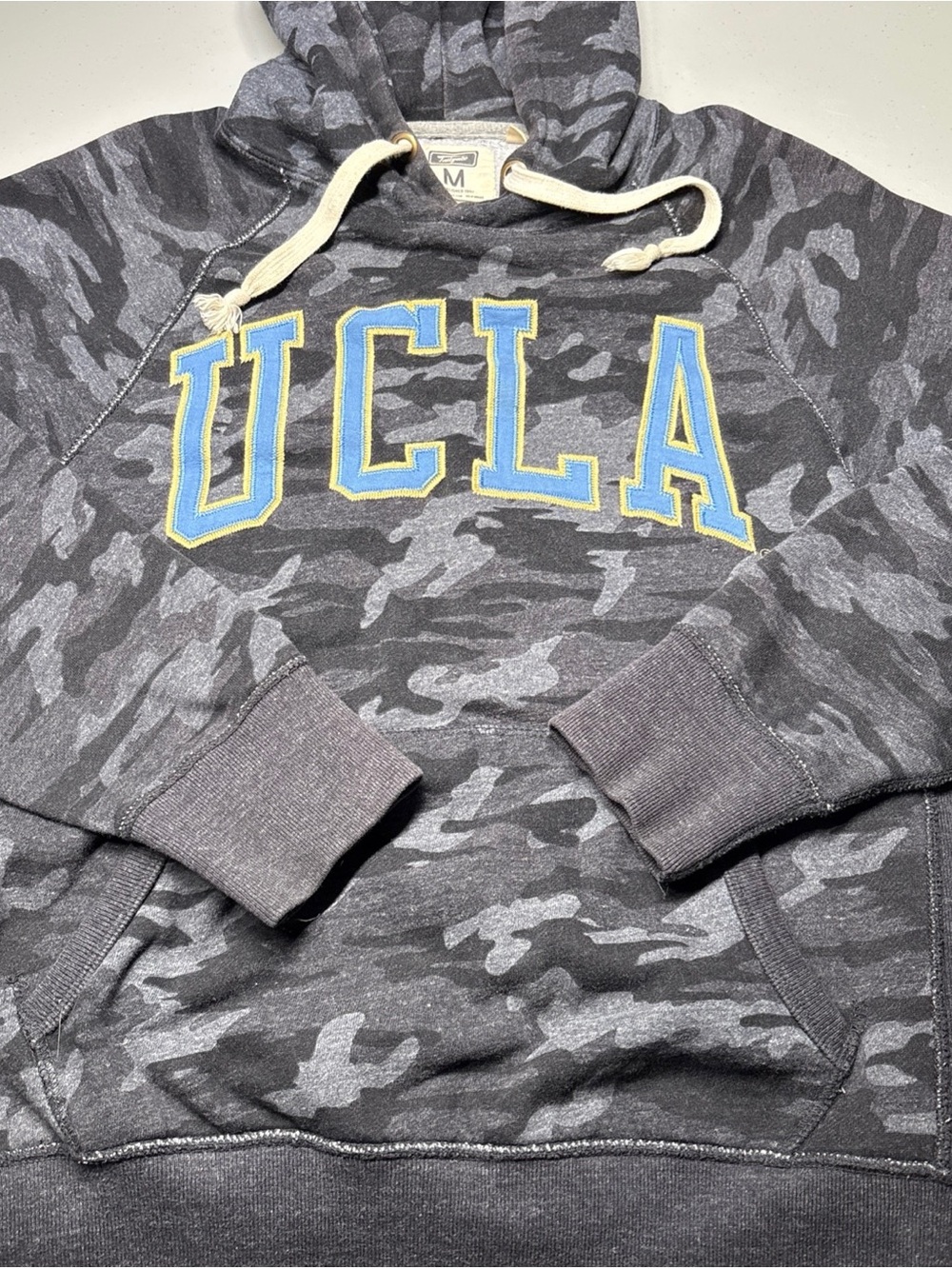 Vintage UCLA Tailgate Black Camo Hoodie Size M Outdoors Stitch Embroidery